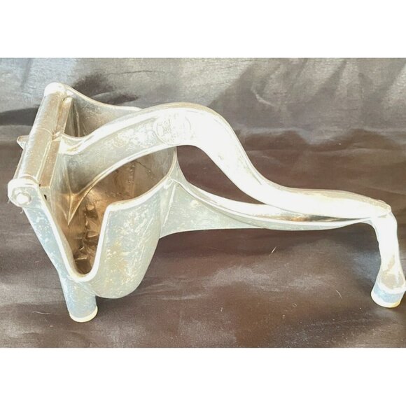 Vintage WEAR-EVER 1936 Aluminum Citrus Juicer Press Squeezer Kitchen Tool USA - Picture 1 of 9